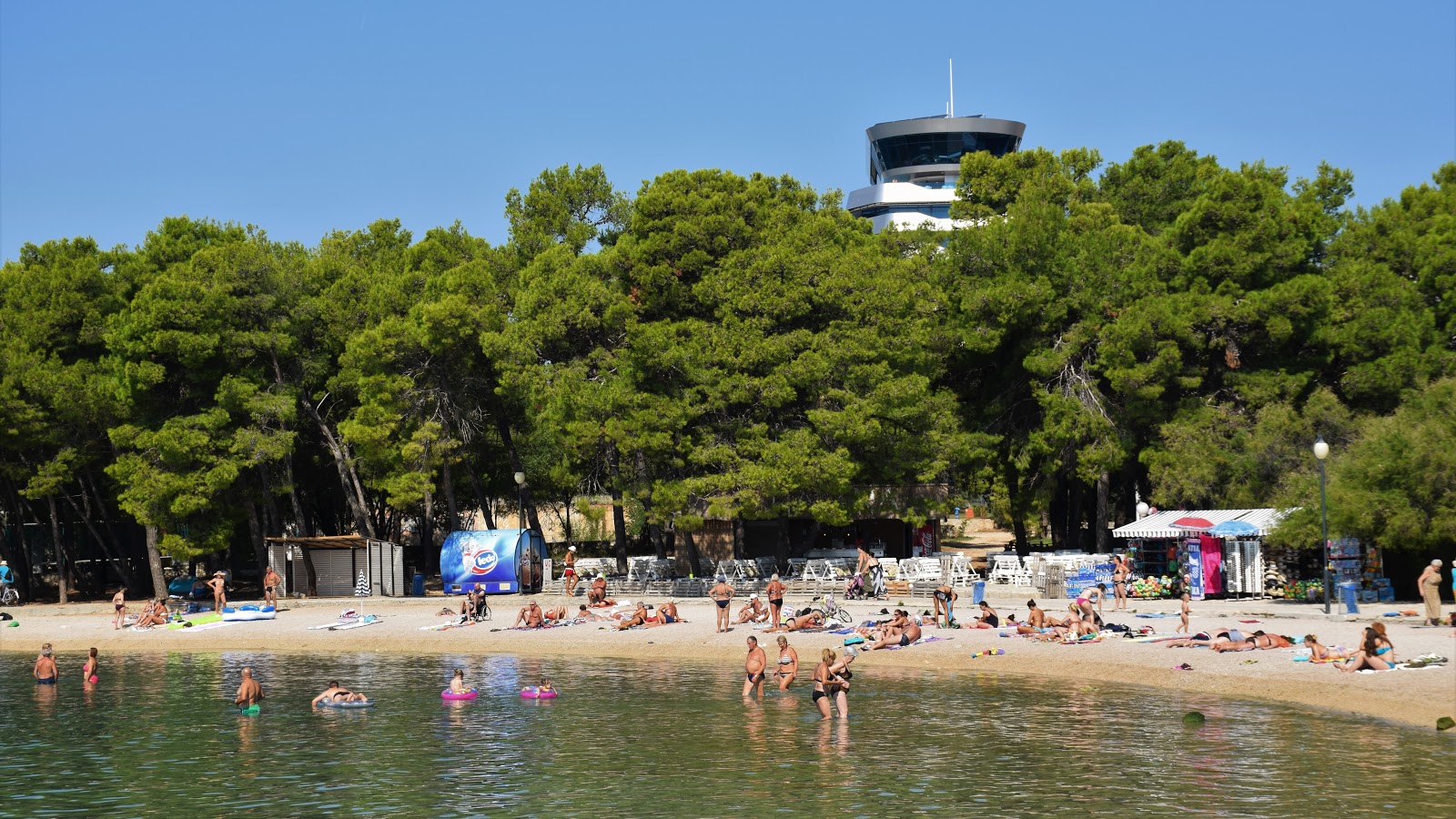 Photo de Hangar beach - endroit populaire parmi les connaisseurs de la détente
