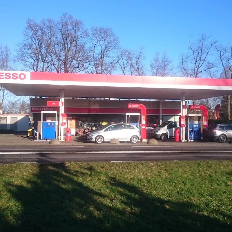 Esso Neede