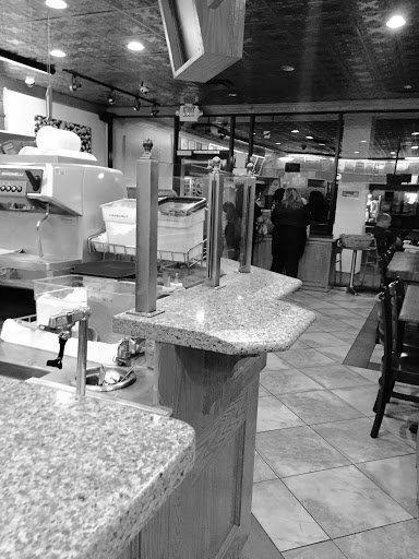 Coffee Shop «The Coffee Bean & Tea Leaf», reviews and photos, 321 Manhattan Beach Blvd, Manhattan Beach, CA 90266, USA