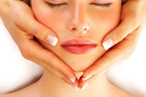 Lubia Simoes Beauty institute and massage therapy image