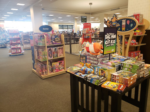 Book Store «Barnes & Noble Booksellers Clackamas Town Ctr Mall», reviews and photos, 12000 SE 82nd Ave, Portland, OR 97086, USA