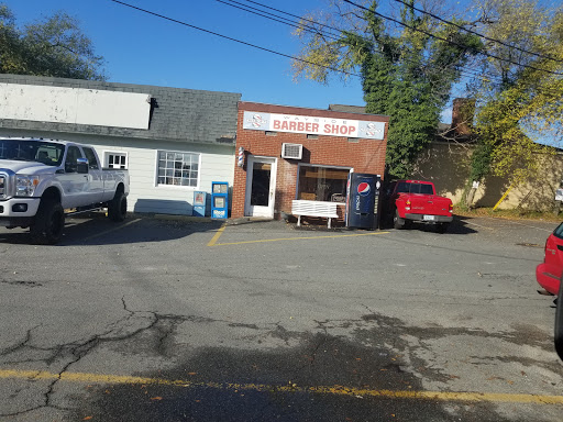 Barber Shop «Wayside Barber Shop», reviews and photos, 2207 Jefferson Park Ave, Charlottesville, VA 22903, USA