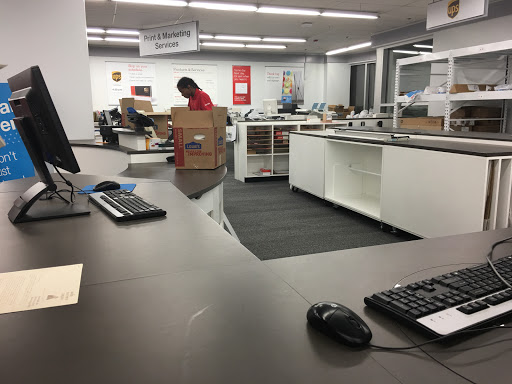 Office Supply Store «Staples», reviews and photos, 6800 Wisconsin Ave, Chevy Chase, MD 20815, USA