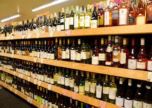 Liquor Store «Wilibees Wines & Spirits-Petaluma», reviews and photos, 309 Lakeville St, Petaluma, CA 94952, USA