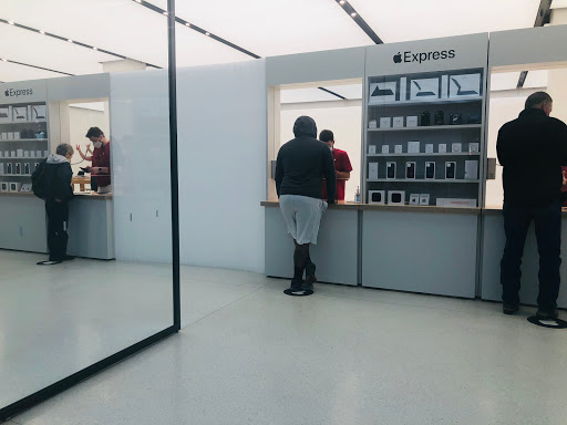 Shopping Mall «West County Center», reviews and photos, 80 W County Center Dr, Des Peres, MO 63131, USA