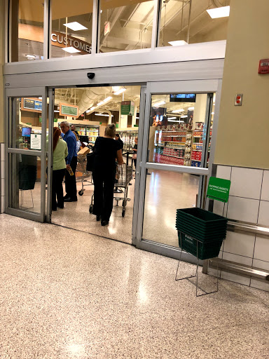 Supermarket «Publix Super Market at Plaza De Leon», reviews and photos, 106 Ponce De Leon Blvd, Miami, FL 33135, USA