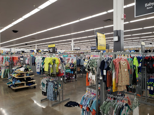 Department Store «Walmart Supercenter», reviews and photos, 3002 Stacy Allison Way, Woodburn, OR 97071, USA