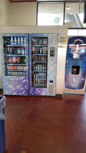 Laundromat «Pasadena Laundry», reviews and photos, 2585 E Colorado Blvd, Pasadena, CA 91107, USA