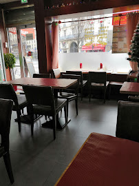 Atmosphère du Restaurant de spécialités du Sichuan (Chine) Chez Weng - 川江湖 à Paris - n°3