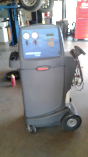 Auto Body Shop «Dominguez Automobile Services», reviews and photos, 201 W Adams Ave, Harlingen, TX 78550, USA