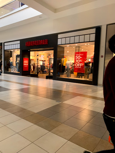 Shopping Mall «Fashion Outlets of Chicago», reviews and photos, 5220 Fashion Outlets Way, Rosemont, IL 60018, USA