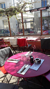 Atmosphère du Restaurant français Les Mondes Bohèmes - Restaurant Paris 20 - n°12