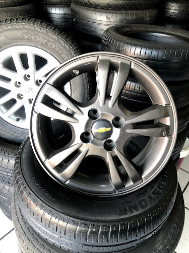 Opinii despre Llantas BBB în Quito - Tienda de neumáticos