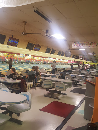 Bowling Alley «30 Strikes Bowling Center», reviews and photos, 501 S White Horse Pike, Stratford, NJ 08084, USA