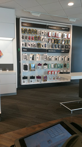 Cell Phone Store «Verizon», reviews and photos, 27350 Circle W Dr #130, Denham Springs, LA 70726, USA