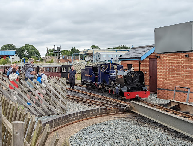 Comments and reviews of Bure Valley Railway (Wroxham station)