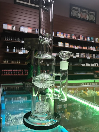 Tobacco Shop «777 smoke shop», reviews and photos, 6900 Reseda Blvd b, Reseda, CA 91335, USA