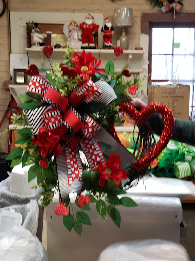 Florist «The Flower Petaler», reviews and photos, 620 S Main St, St Charles, MO 63301, USA