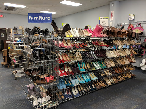 Thrift Store «Goodwill West Broad Street Retail Store», reviews and photos