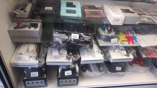 Video Game Store «Gameplay Long Beach», reviews and photos, 5911 E Spring St, Long Beach, CA 90808, USA