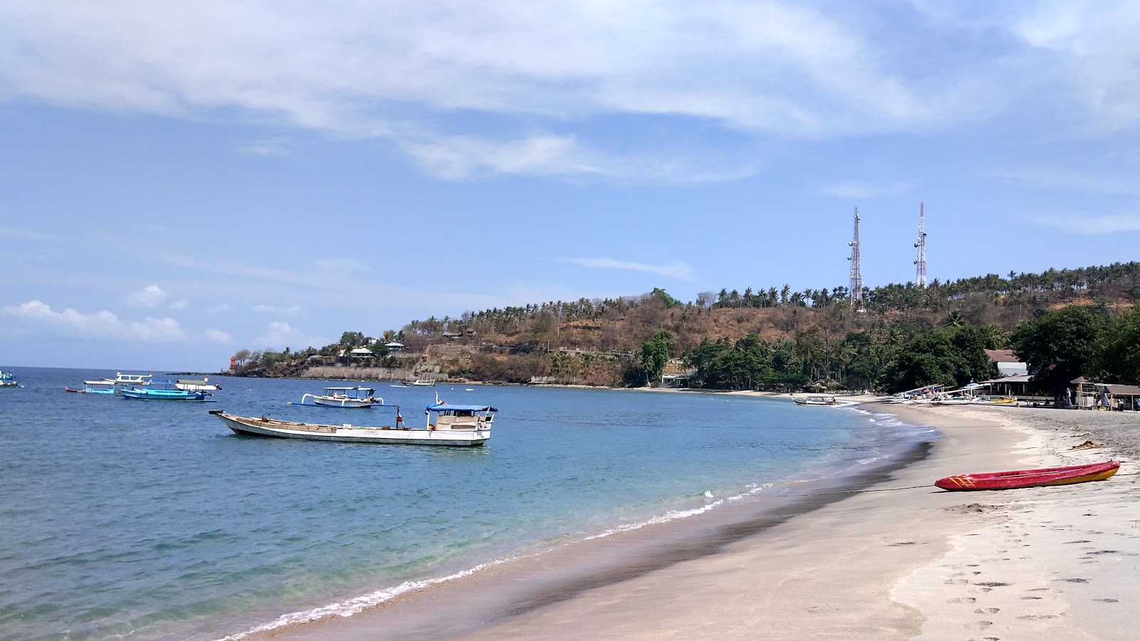 Senggigi Beach'in fotoğrafı - rahatlamayı sevenler arasında popüler bir yer