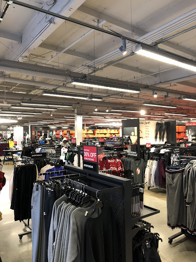 Clothing Store «Nike Factory Store», reviews and photos, 8225 Arroyo Cir #21, Gilroy, CA 95020, USA