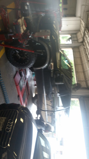 Tire Shop «Discount Tire Store», reviews and photos, 8219 Research Blvd, Austin, TX 78758, USA