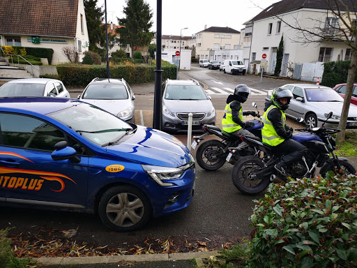 Auto-École Autoplus à Villepreux, Yvelines