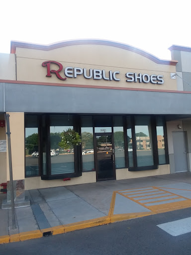 Republic Shoes, 2482 S Colorado Blvd, Denver, CO 80222, USA, 