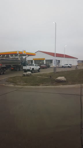 Liquor Store «Red Roof Liquor & Lottery», reviews and photos, 301 S Port Dr, Columbia, IL 62236, USA