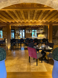 Atmosphère du Restaurant Domaine de Rymska & Spa - Relais & Châteaux à Saint-Jean-de-Trézy - n°2