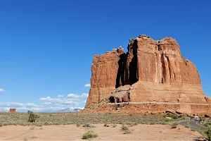 Courthouse Towers Viewpoint And Trailhead image