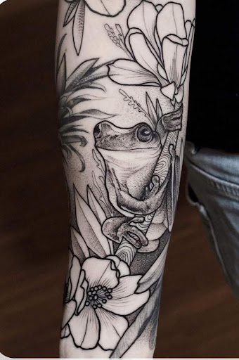 Explore ladies shoulder tattoo ideas, creative tattoo ideas in West Palm Beach, available at DynamiQ Ink