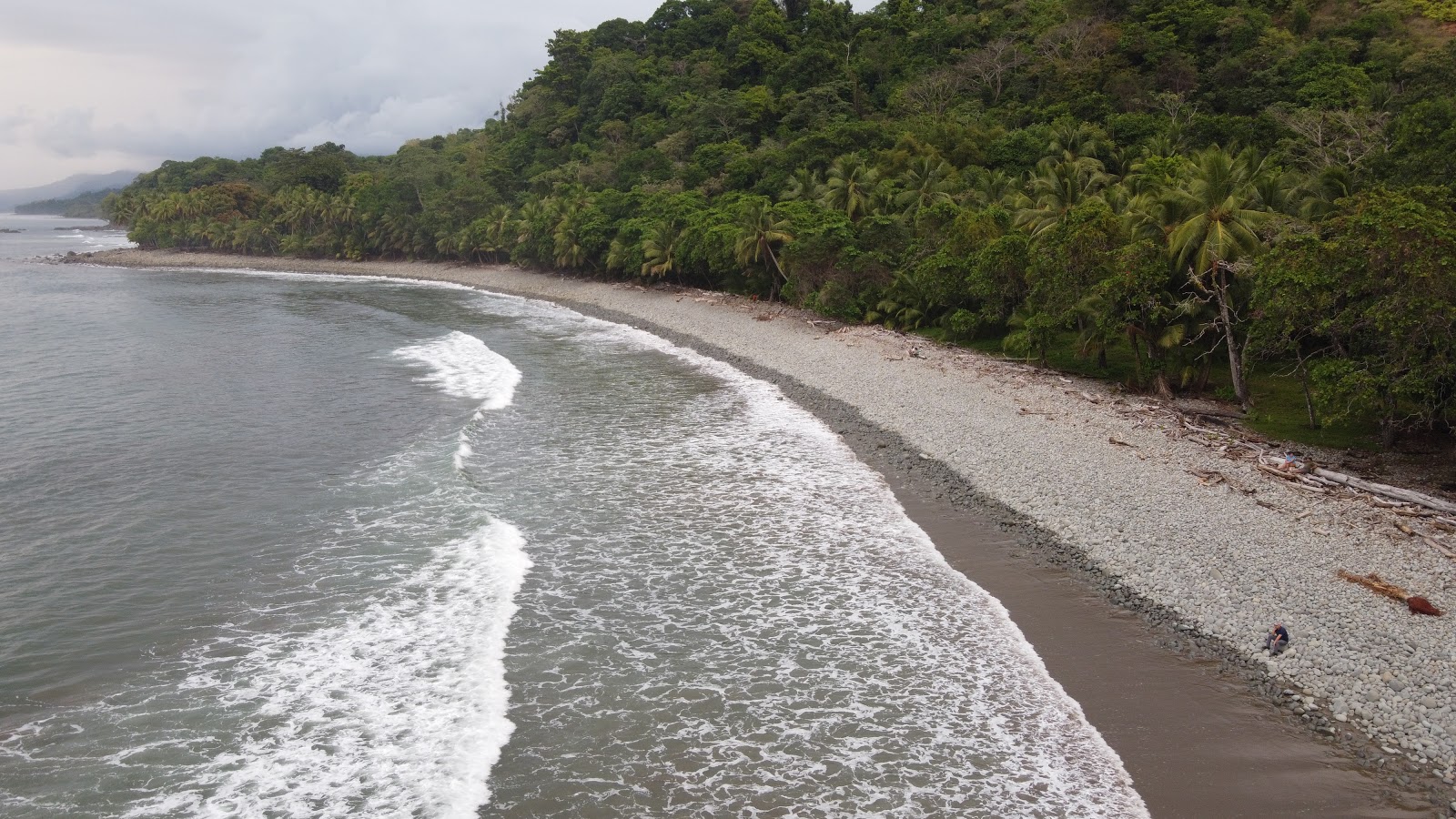 Playa Pinuelas'in fotoğrafı - rahatlamayı sevenler arasında popüler bir yer