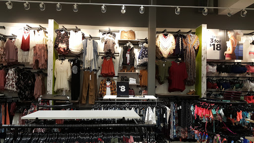 Clothing Store «rue21 - Closing in June», reviews and photos, 1402 SE Everett Mall Way #365, Everett, WA 98208, USA