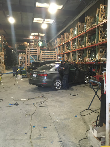 Auto Glass Shop «In & Out Auto Glass», reviews and photos, 221 Bayshore Blvd, San Francisco, CA 94124, USA