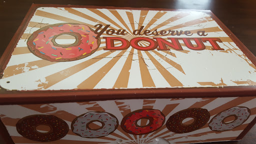 Donut Shop «Hole In One Donut 3», reviews and photos, 14406 N Florida Ave, Tampa, FL 33613, USA