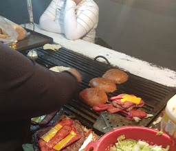 Hamburguesas y Carne Asada \