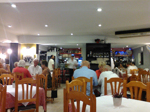 Restaurante Pizzería Los Farolillos - C. Tirso de Molina, 23, 29660 Marbella, Málaga