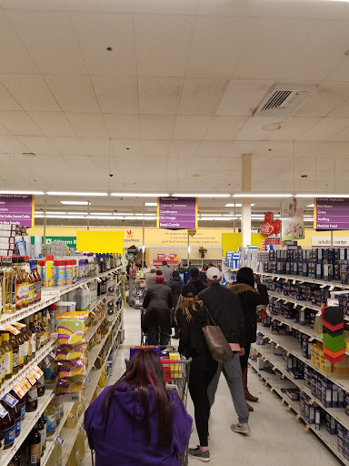 Grocery Store «Stop & Shop», reviews and photos, 333 W River St, Providence, RI 02904, USA