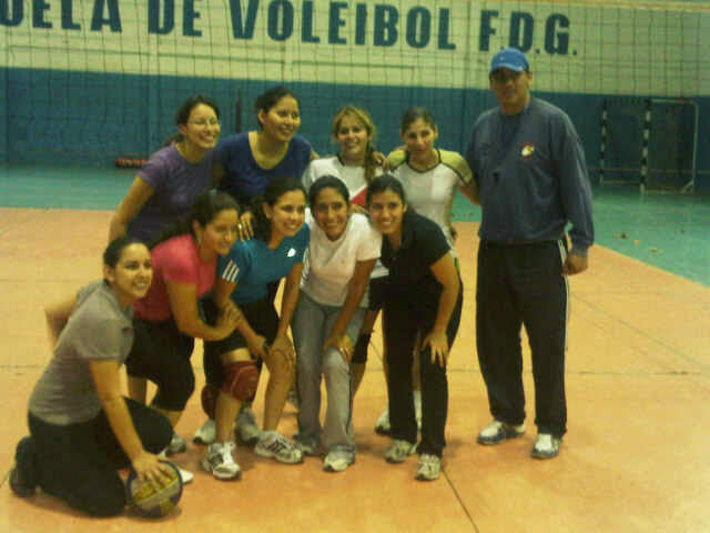 Opiniones de Escuela de Voleibol Federación Deportiva del Guayas FDG en Guayaquil - Escuela