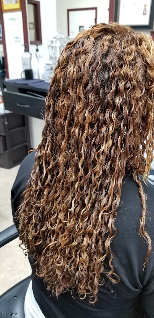 Monica's Beauty Salon 33458