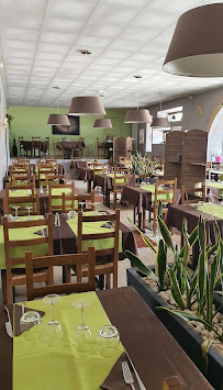 Atmosphère du Restaurant français Le Relais du Buis d'Aps à Alba-la-Romaine - n°6