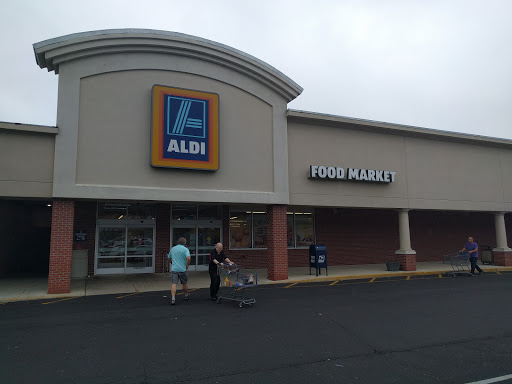 Supermarket «ALDI», reviews and photos, 693 Farmington Ave, New Britain, CT 06053, USA