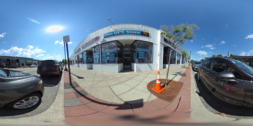 Shipping and Mailing Service «The UPS Store», reviews and photos, 492 Cedar Ln, Teaneck, NJ 07666, USA