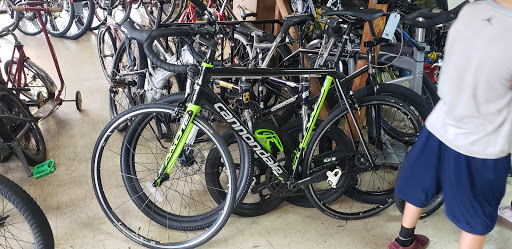 Bicycle Store «Bicycle Spot», reviews and photos, 5074 N Dixie Hwy, Oakland Park, FL 33334, USA