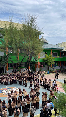 Komunitas - SMP Negeri 3 Makassar