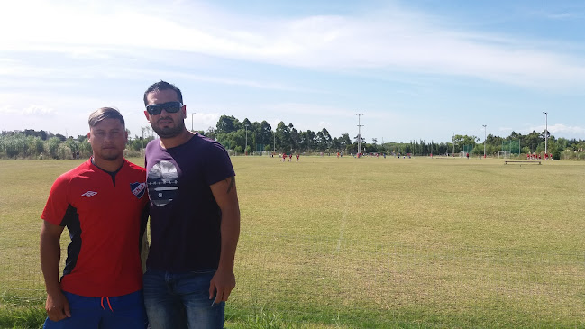 Opiniones de Cancha los Horneros en Canelones - Campo de fútbol