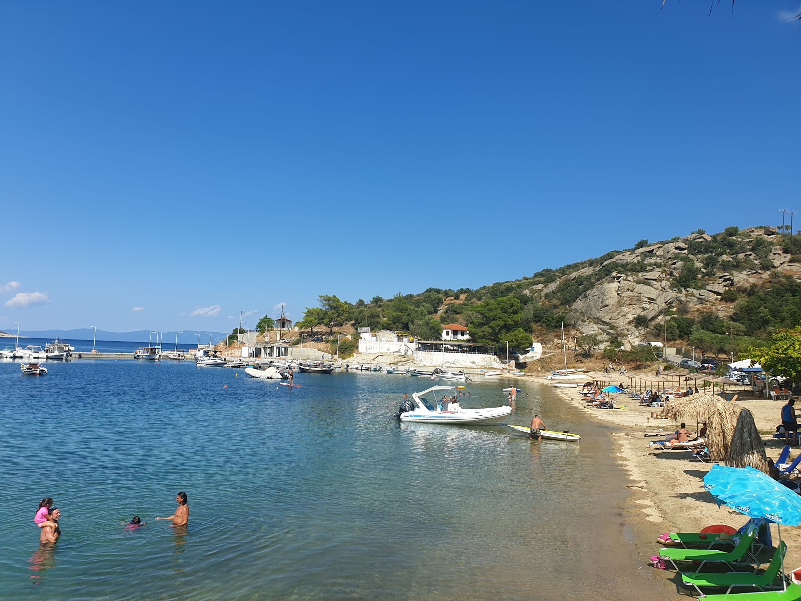 Fotografija Pigadakia Beach z majhen zaliv