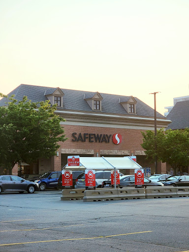 Grocery Store «Safeway», reviews and photos, 1688 Anderson Rd, McLean, VA 22102, USA